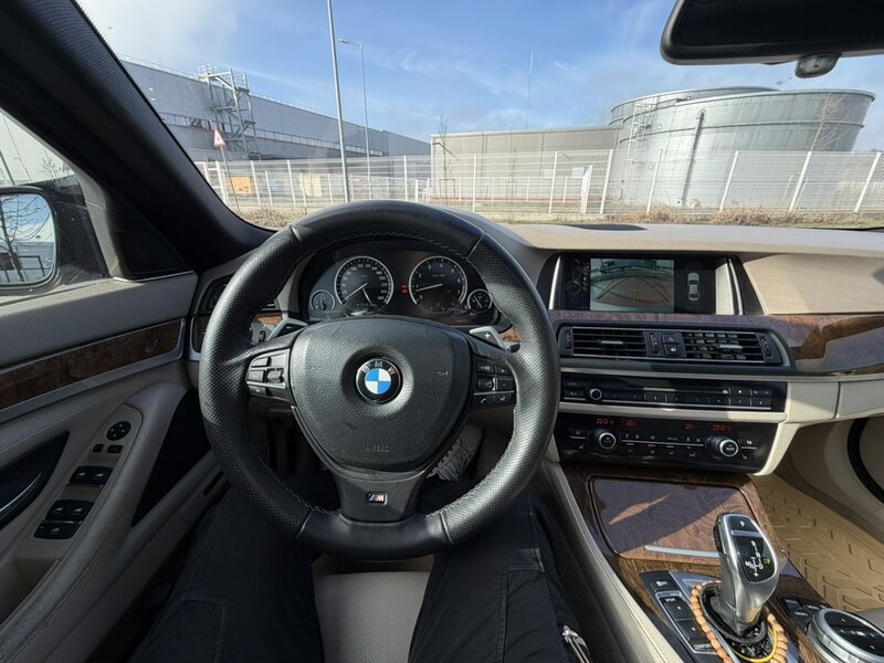 BMW 530